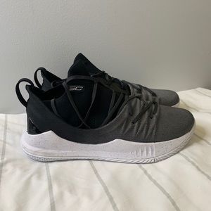 Under Armour Curry 5 Basketball Shoes, Size 11-12